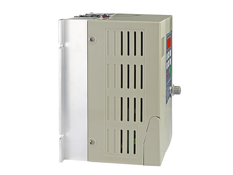 4000H通用變頻器，變頻器三相380V，變頻器廠家，電機(jī)變頻器